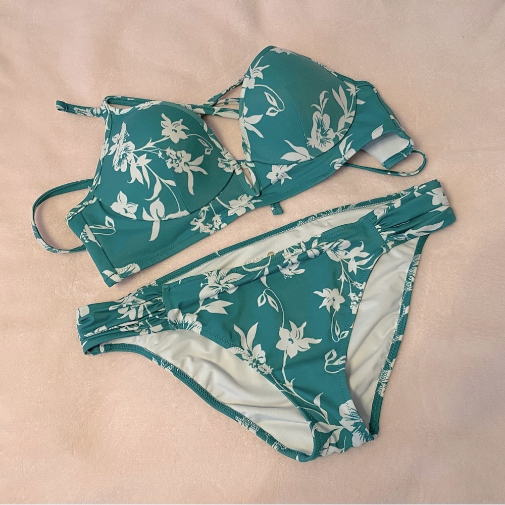 Bikini Top Size 34B & Bikini Bottom Size M